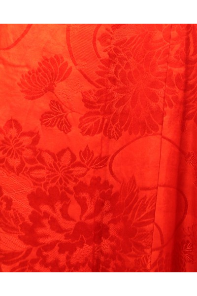Juban rouge en soie damassée