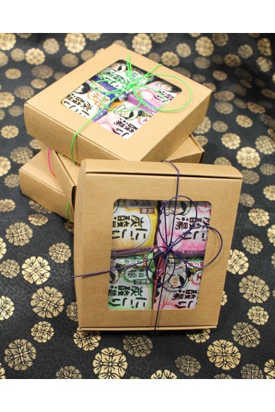 Boxes of 8 Japanese bath salts ONSEN