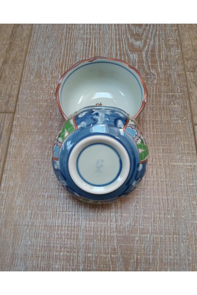 Petit bol en porcelaine d'Arita décor Umé