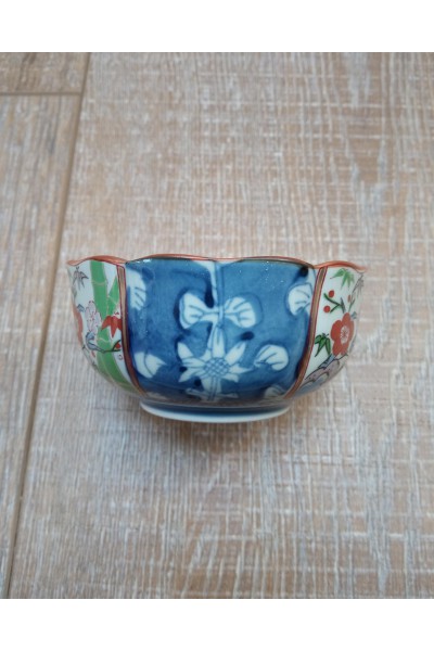 Petit bol en porcelaine d'Arita décor Umé