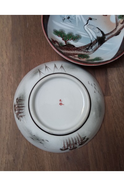 Assiette creuse de porcelaine ancienne de Kutani