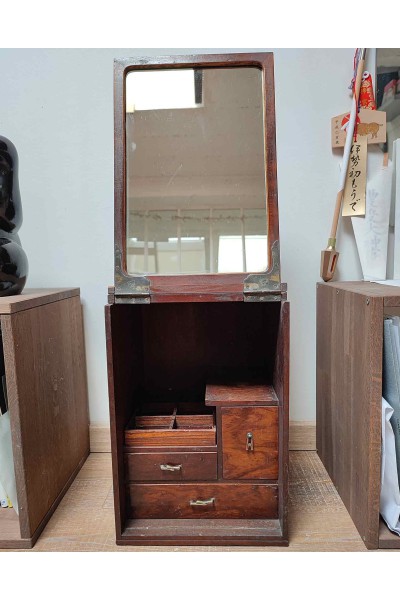 Ancient Japanese makeup box