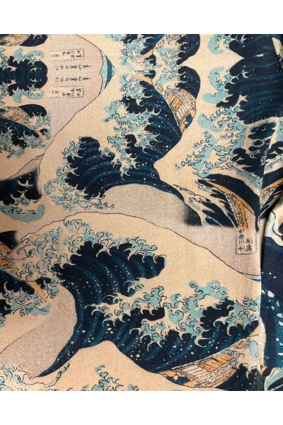 Hokusai’s great wave short-sleeved Long T-shirt
