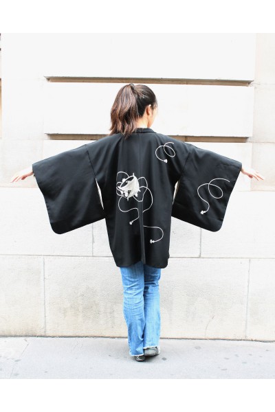 Embroidered silk Black Haori Taiko