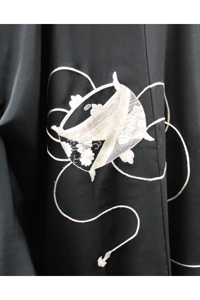 Embroidered silk Black Haori Taiko