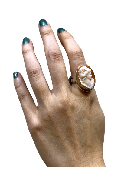 Antic Victorian Cameo ring - size M