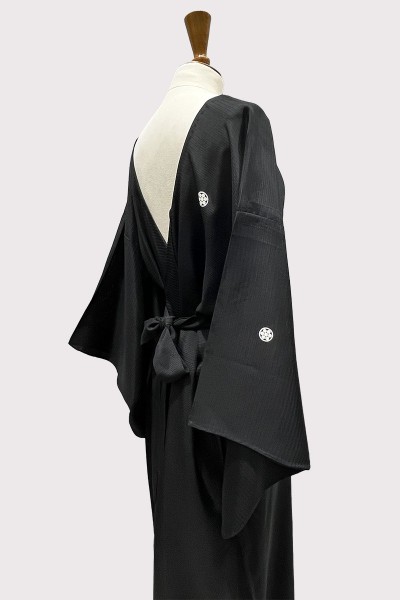 Robe kimono en soie noire