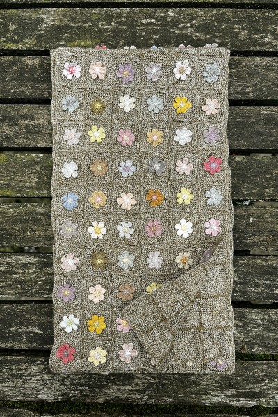 Echarpe en crochet de lin à fleurs
