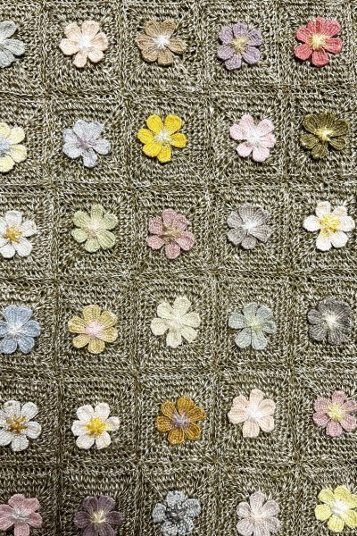 Echarpe en crochet de lin à fleurs