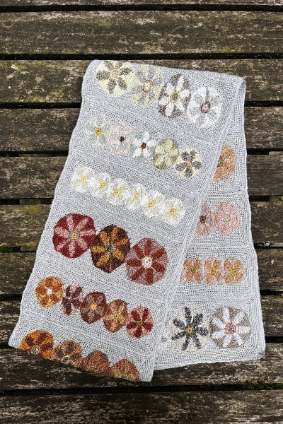 Linen crochet scarf with circles