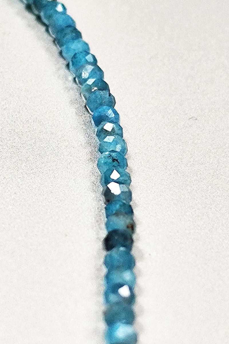 Apatite pearl necklace