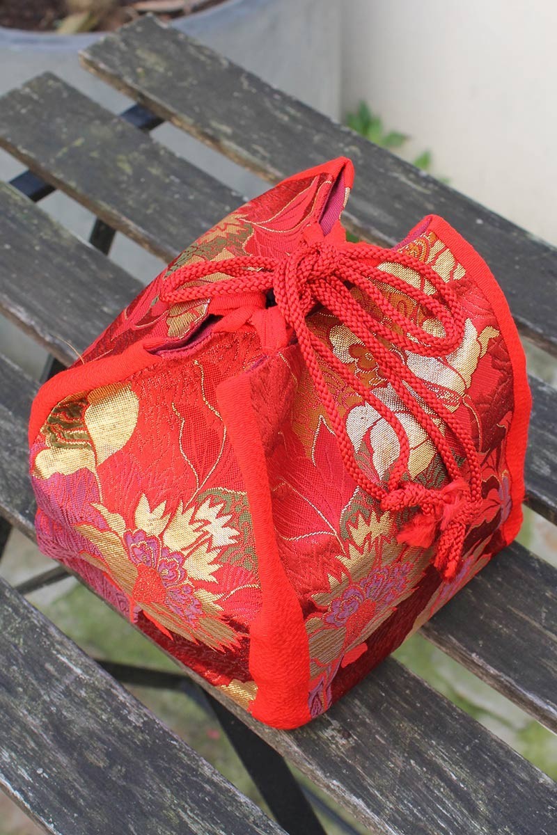 Kinchaku red square bag