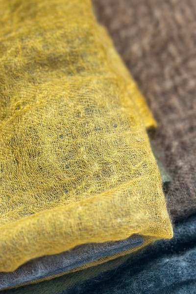 Large gradient cashmere scarf