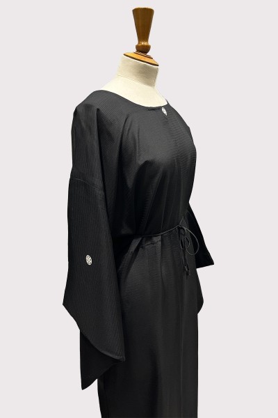 Robe kimono en soie noire semi-transparente