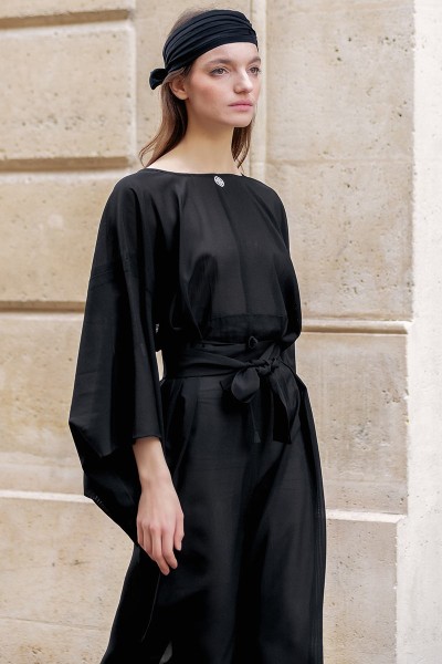 Robe kimono en soie noire semi-transparente