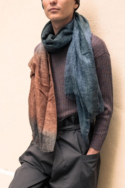 Large gradient cashmere scarf