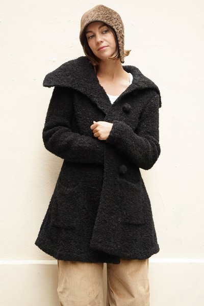 Alpaca Coat with round buttons