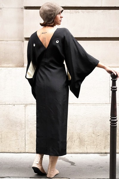 Robe kimono en soie noir Kamon