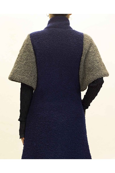 Long bi-color jacket with mitten pocket in boucle alpaca